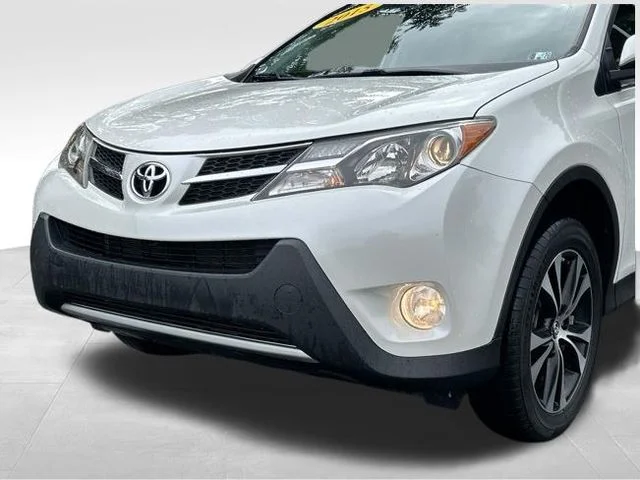 Used 2015 White Toyota Limited image 9