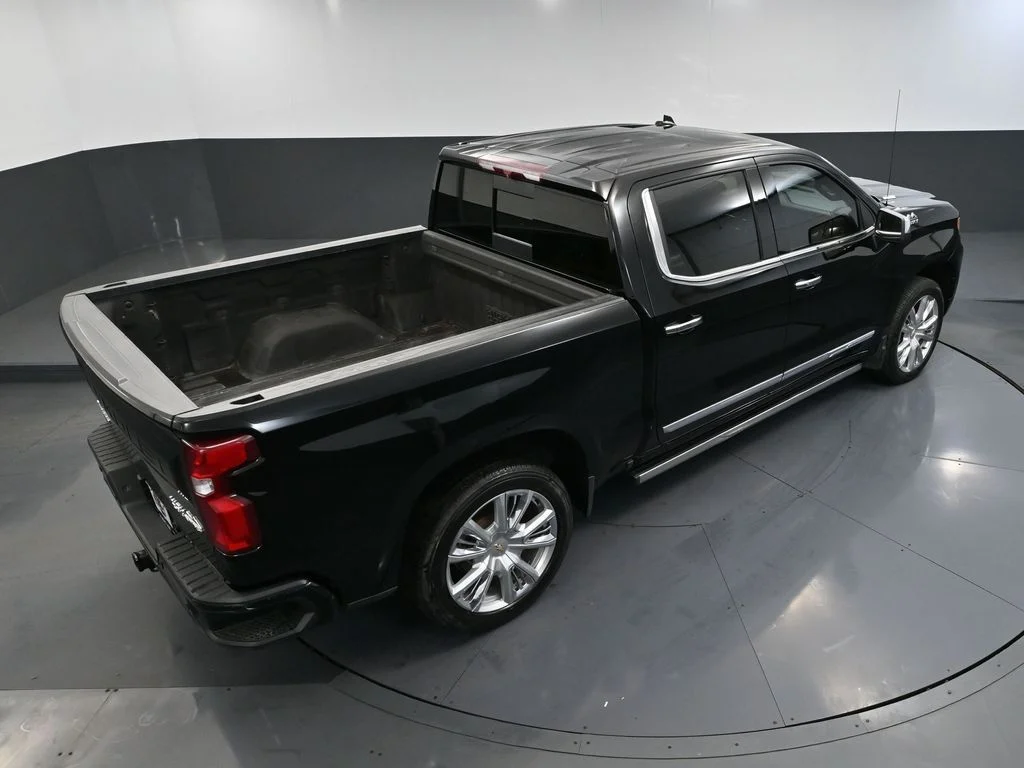 Used 2023 Black Chevrolet High Country image 51
