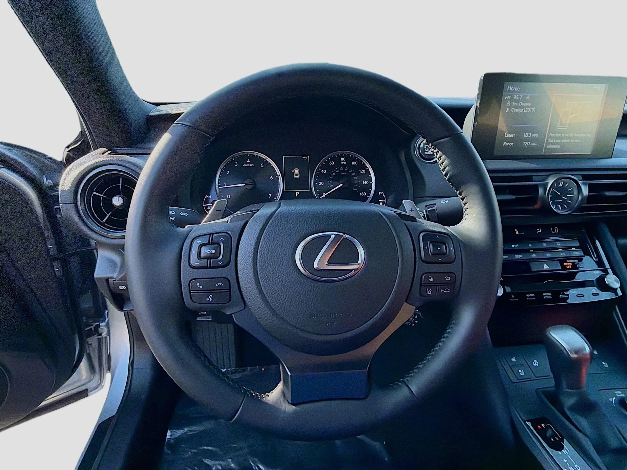 2025 Lexus IS 300 - Photo 10