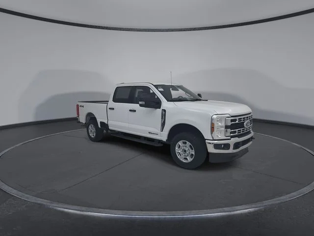 Used 2025 Oxford White Ford XLT image 3