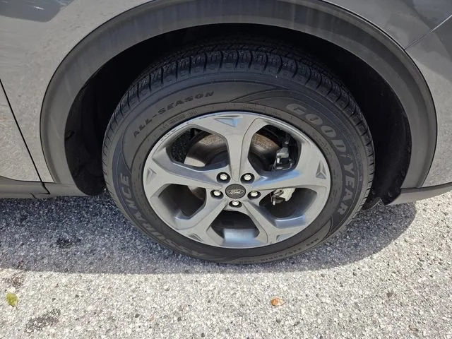 2025 Ford Escape ST-Line - Photo 16