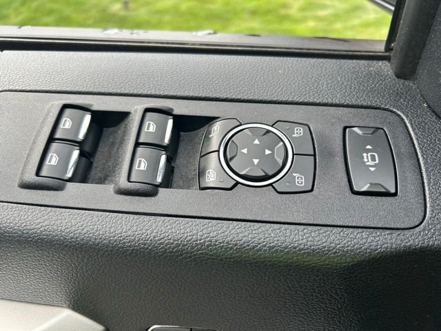Used 2020 Black Metallic Ford Lariat image 37