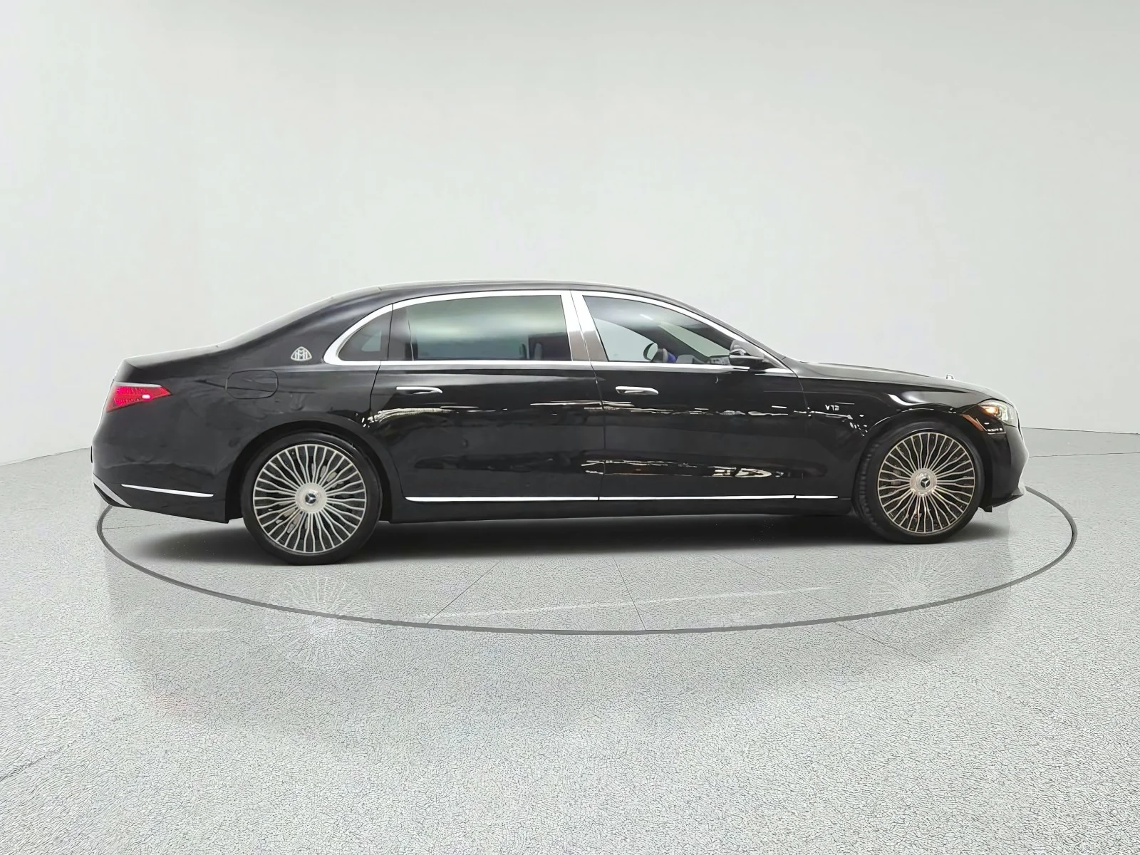 Certified Used 2023 Obsidian Black Mercedes-Benz Maybach S 680 4MATIC® Sedan image 4