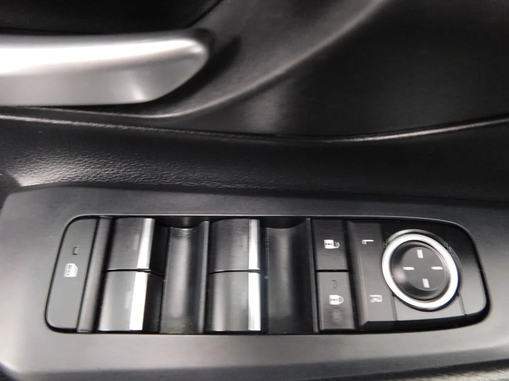Used 2024 Cream Toyota XLE image 14
