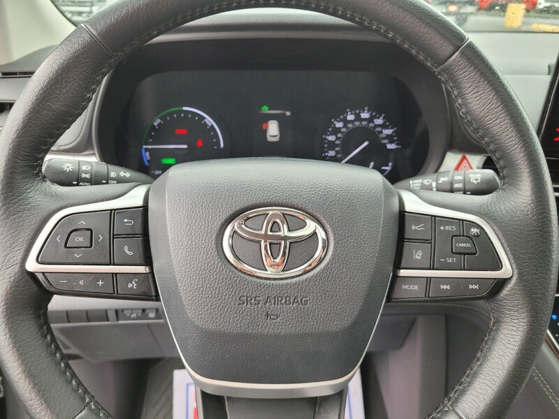 2021 Toyota Sienna XLE - Photo 23