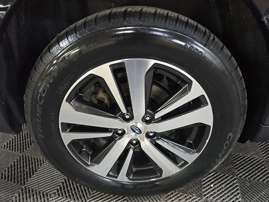 Used 2018 Black Subaru 2.5i image 16