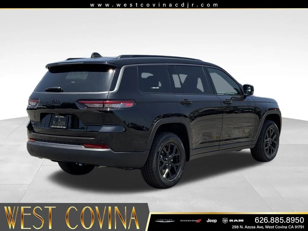 New 2026 Diamond Black Crystal Pearl-Coat Exterior Paint Jeep Altitude image 7