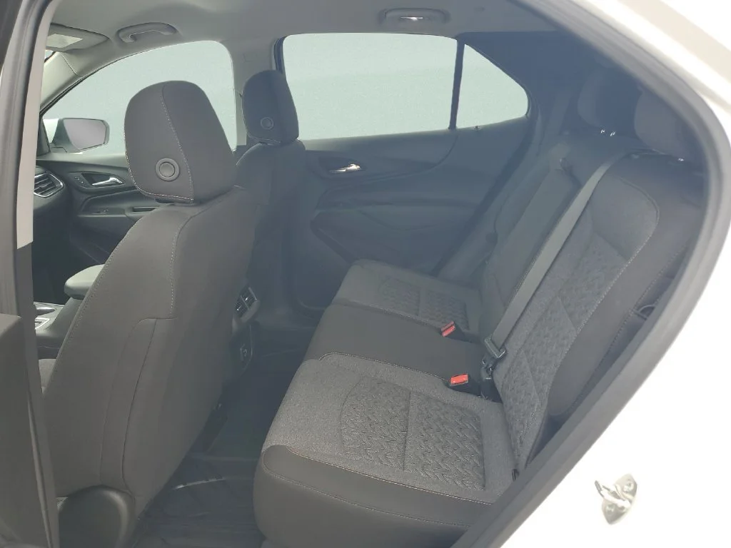 Used 2024 Summit White Chevrolet LT image 10