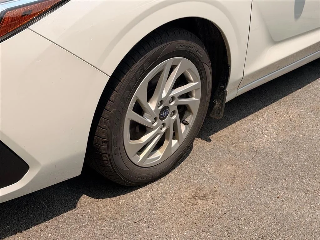 Used 2024 White Subaru Base image 5