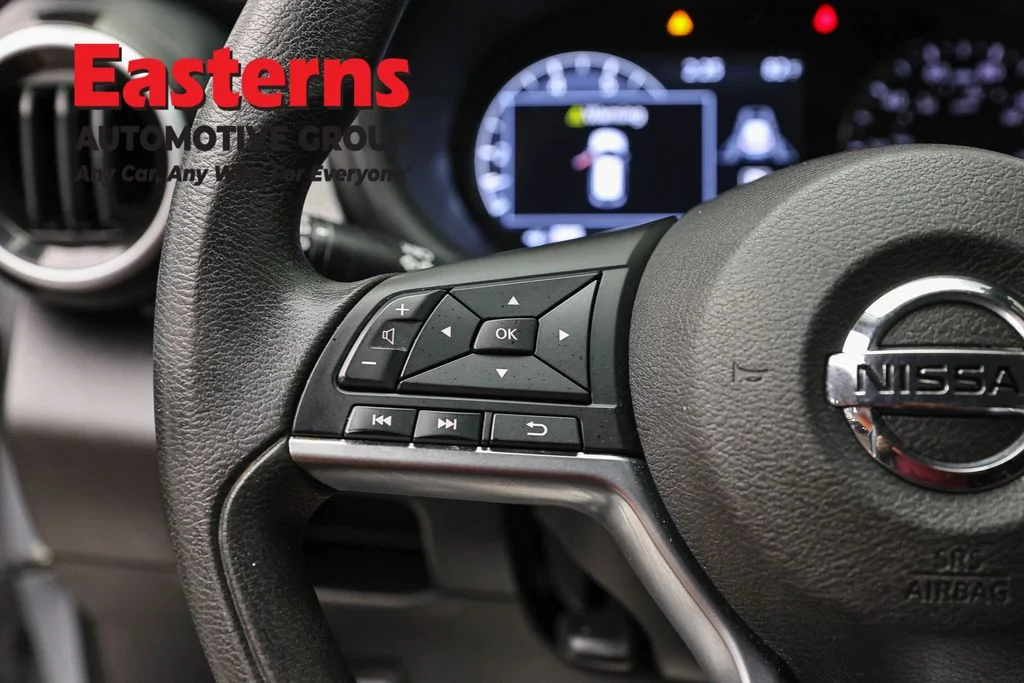 Used 2021 Gray Nissan SV image 15