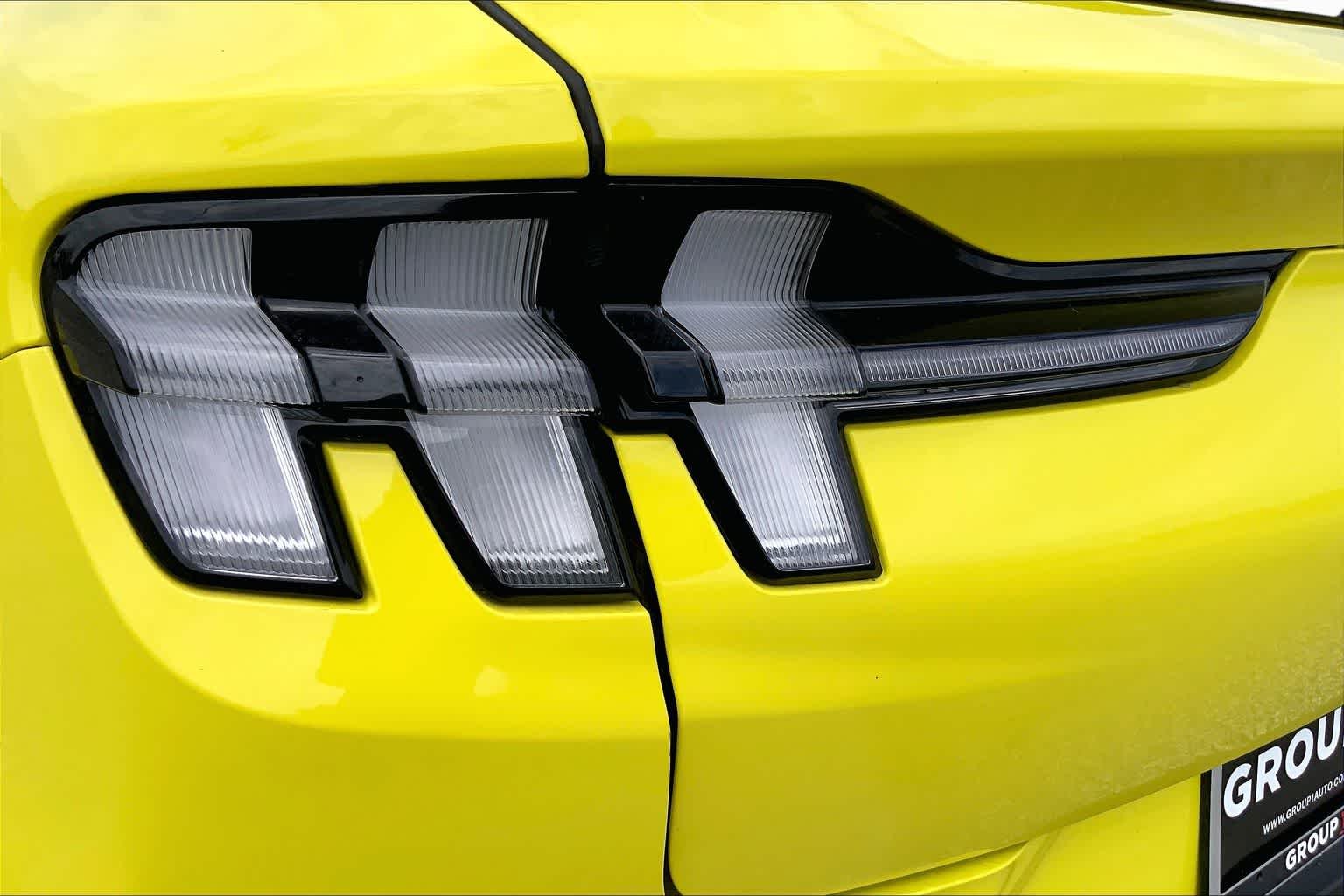 Used 2025 Grabber Yellow Ford Select image 27