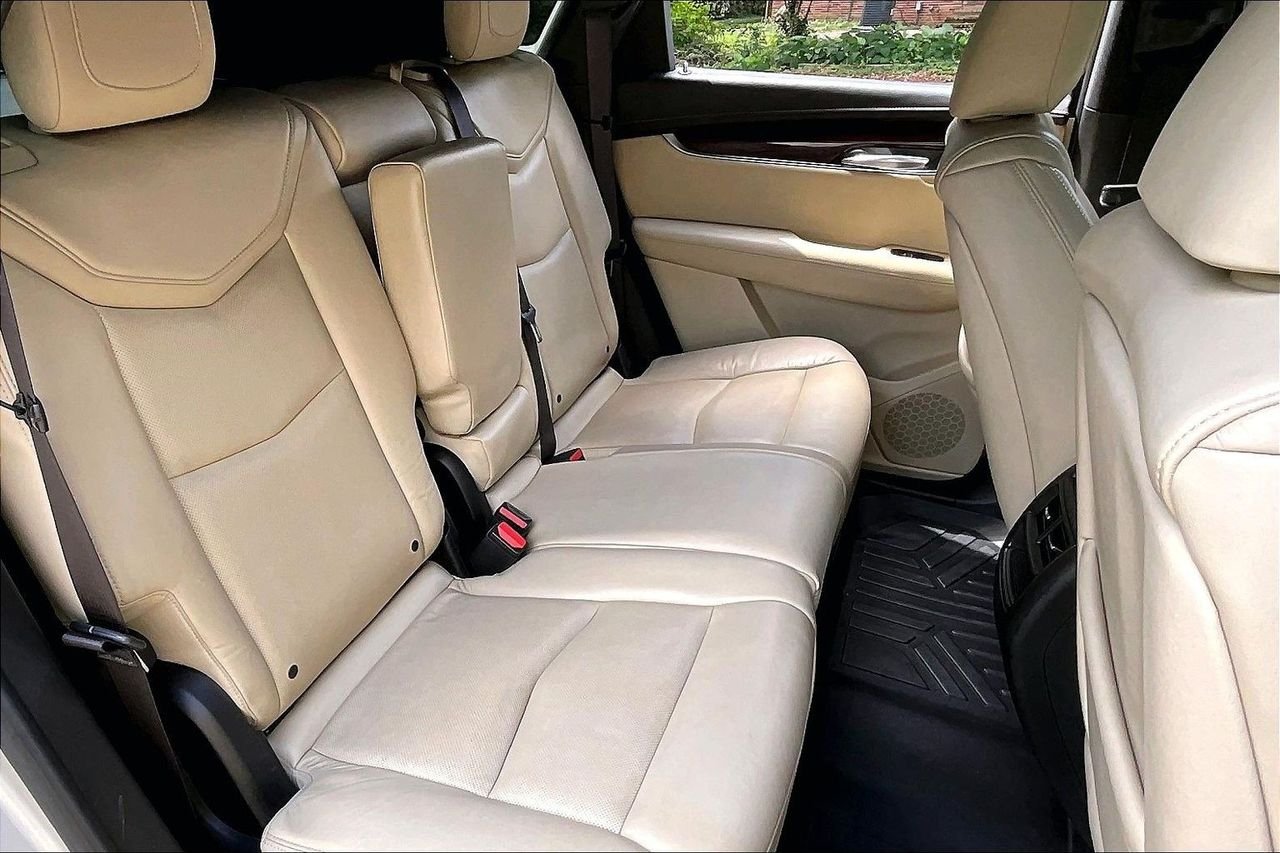 Used 2017 Silver Cadillac Luxury image 22