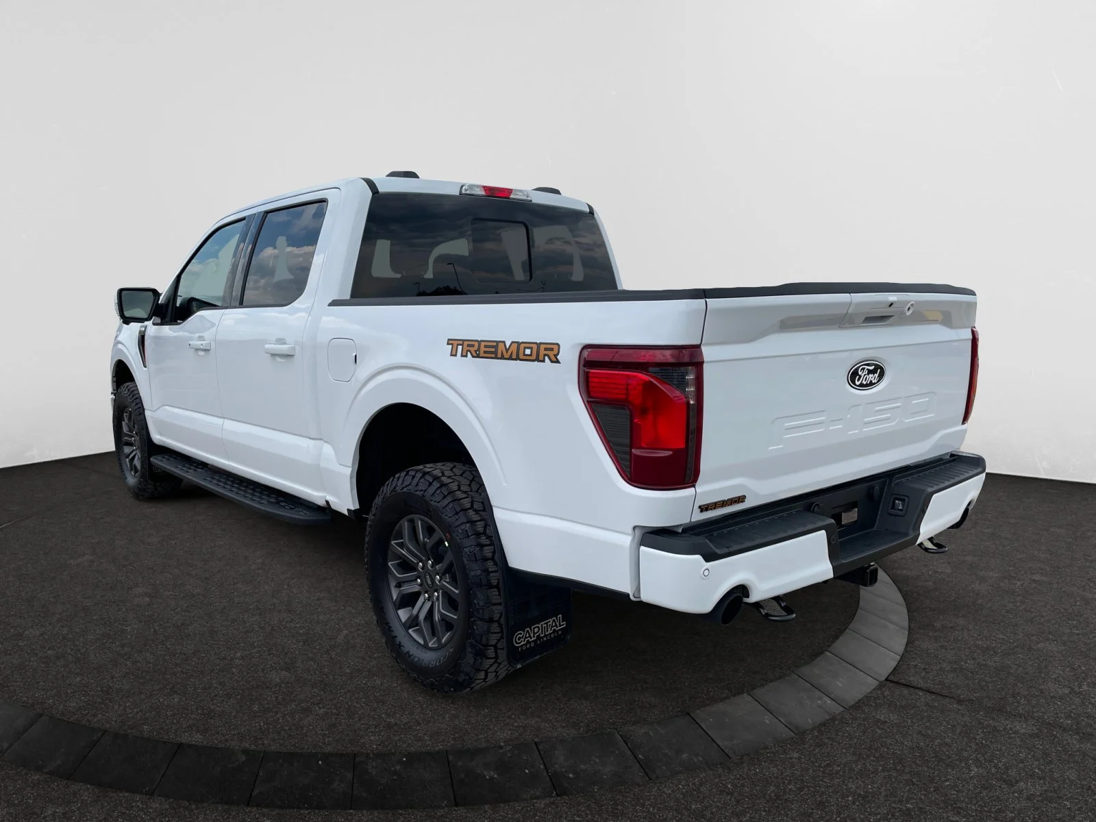 New 2026 Oxford White Ford Tremor image 3