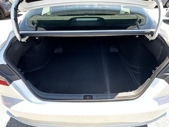 Certified Used 2025 WIND CHILL PEARL Toyota  image 15