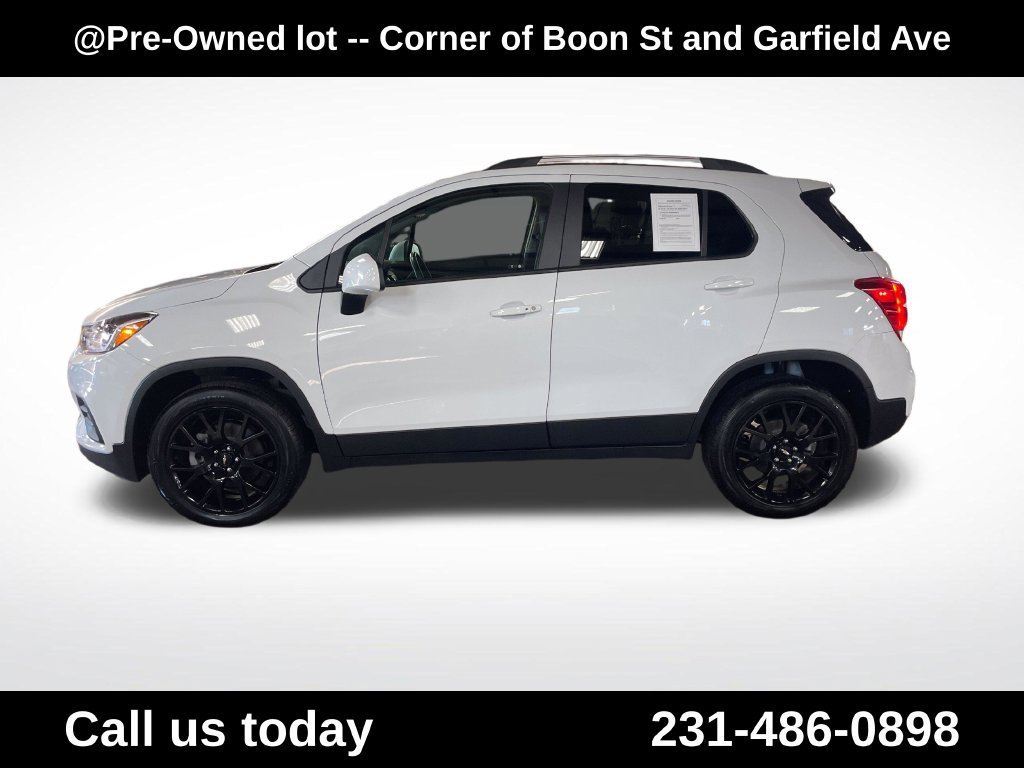 Used 2022 Summit White Chevrolet LT image 2
