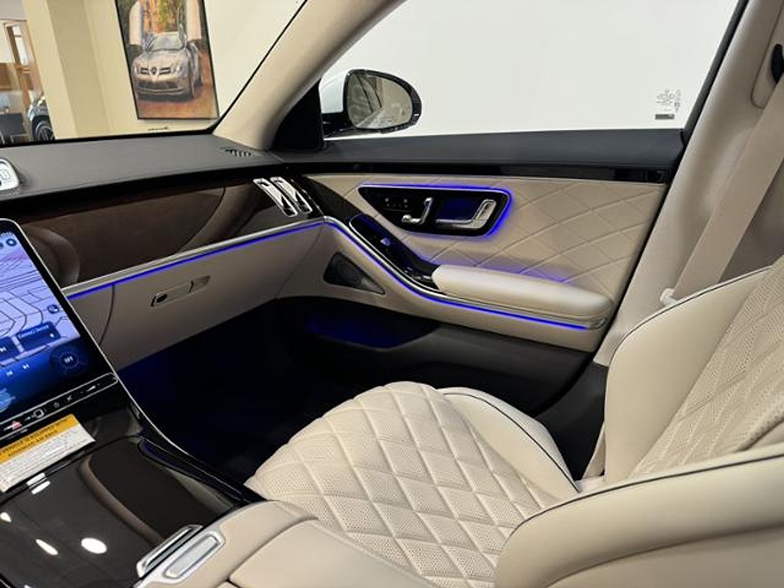 Certified Used 2026 MANUFAKTUR Moonlight White Metallic Mercedes-Benz 4MATIC® image 11