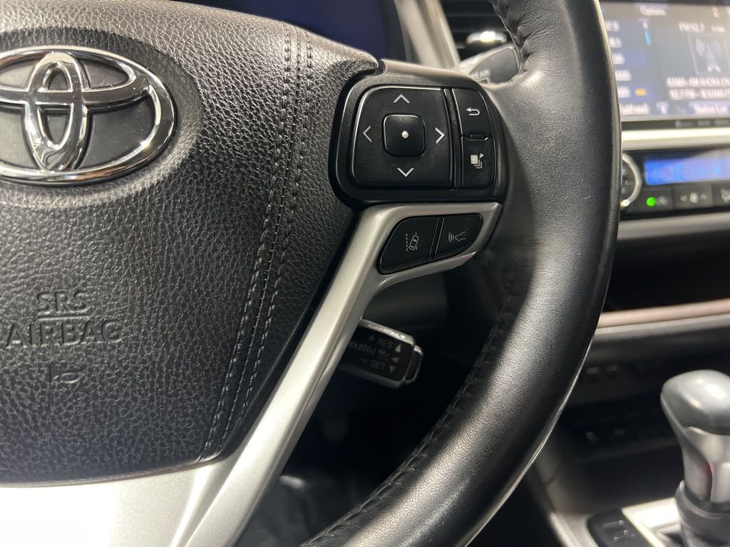 Used 2019 Gray Toyota XLE image 32