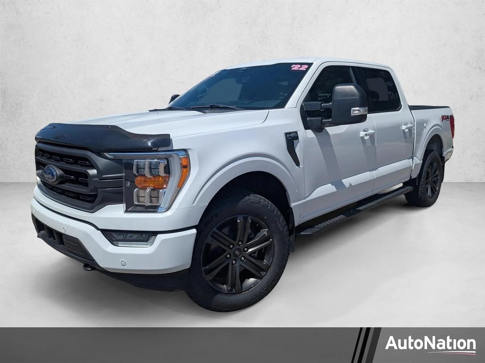 Used 2022 Oxford White Clearcoat Ford XLT image 1