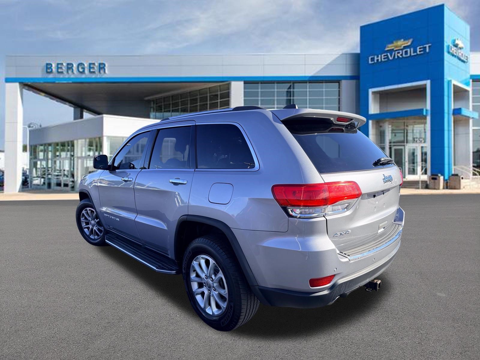 Used 2014 Silver Jeep Limited image 4