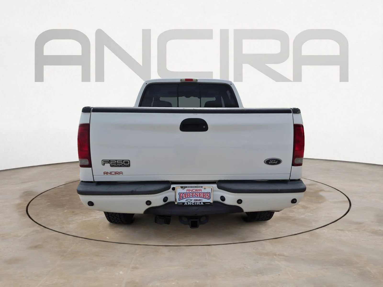 Used 2004 White Ford XL image 9