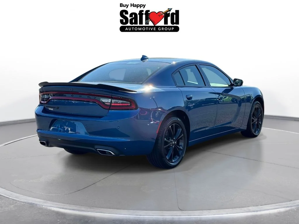 Used 2022  Dodge SXT image 9
