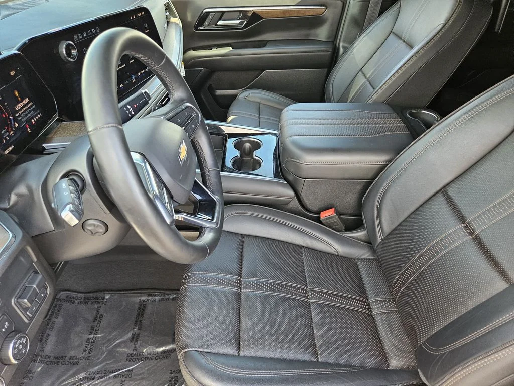 Used 2025 Beige Chevrolet High Country image 13