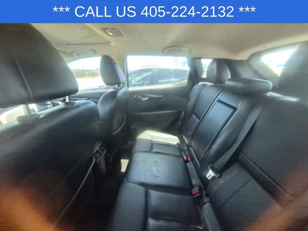 Used 2022  Nissan SL image 21