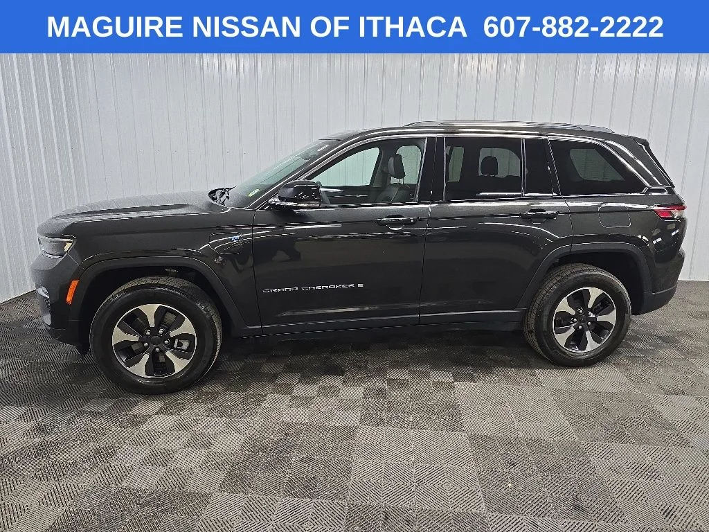 Used 2023 Brown Jeep 4xe image 5