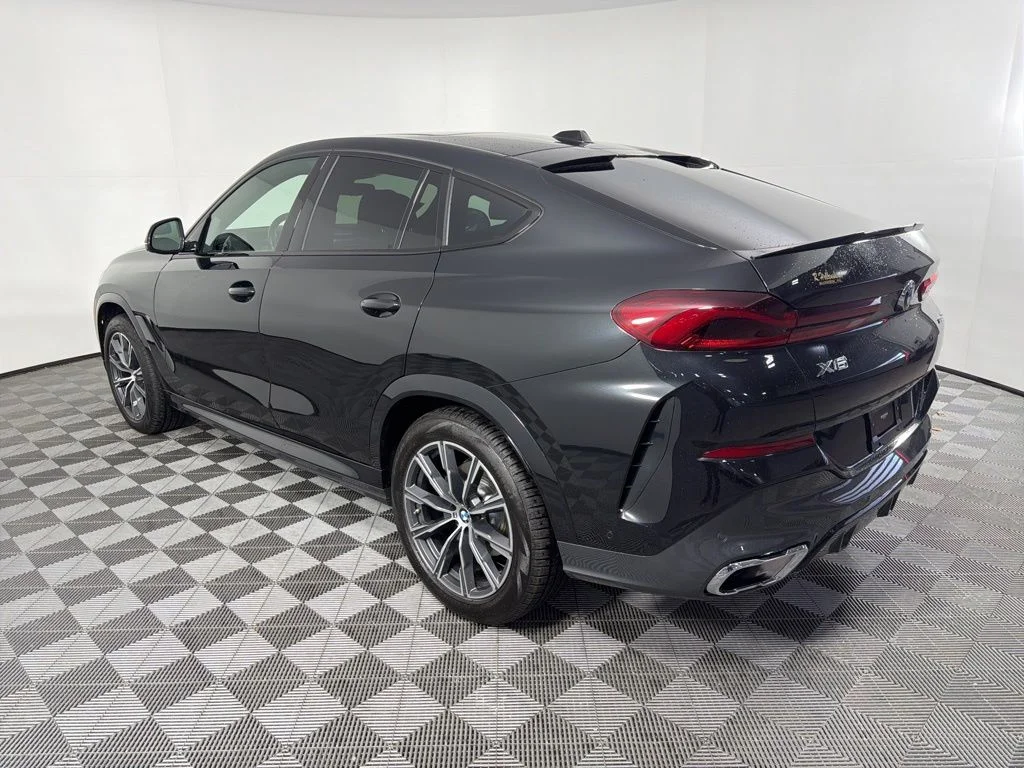 Used 2024 Black Sapphire Metallic BMW xDrive40i image 7