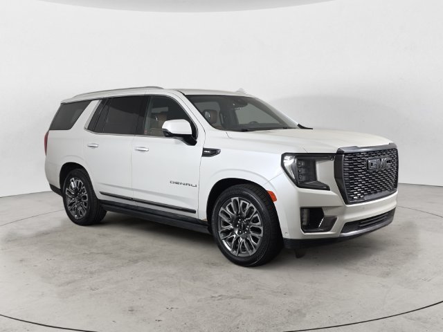 Used 2024 White Frost Tricoat GMC Denali Ultimate image 3
