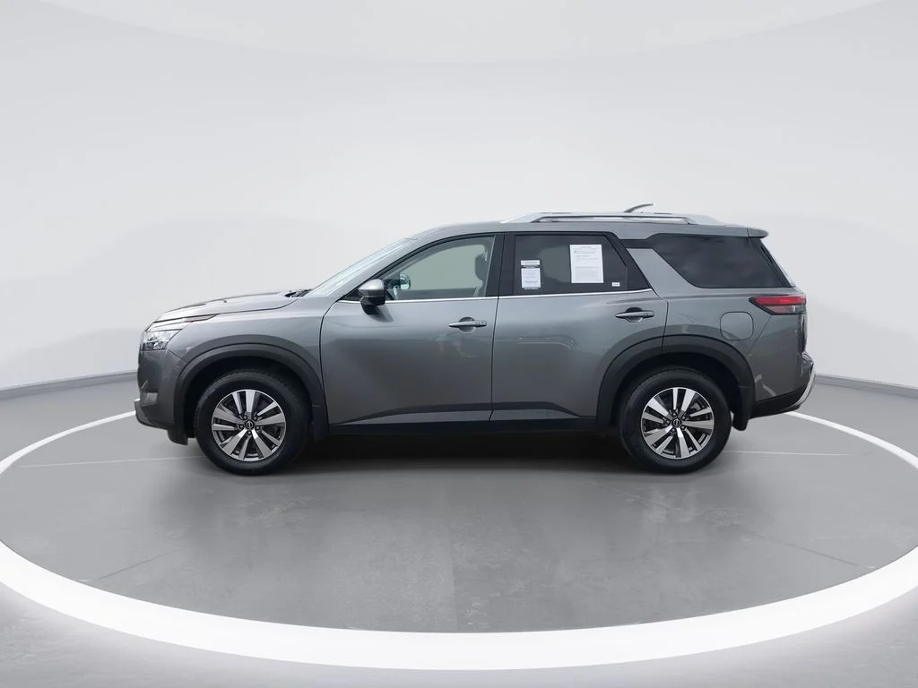 Used 2023 Gray Nissan SL image 5