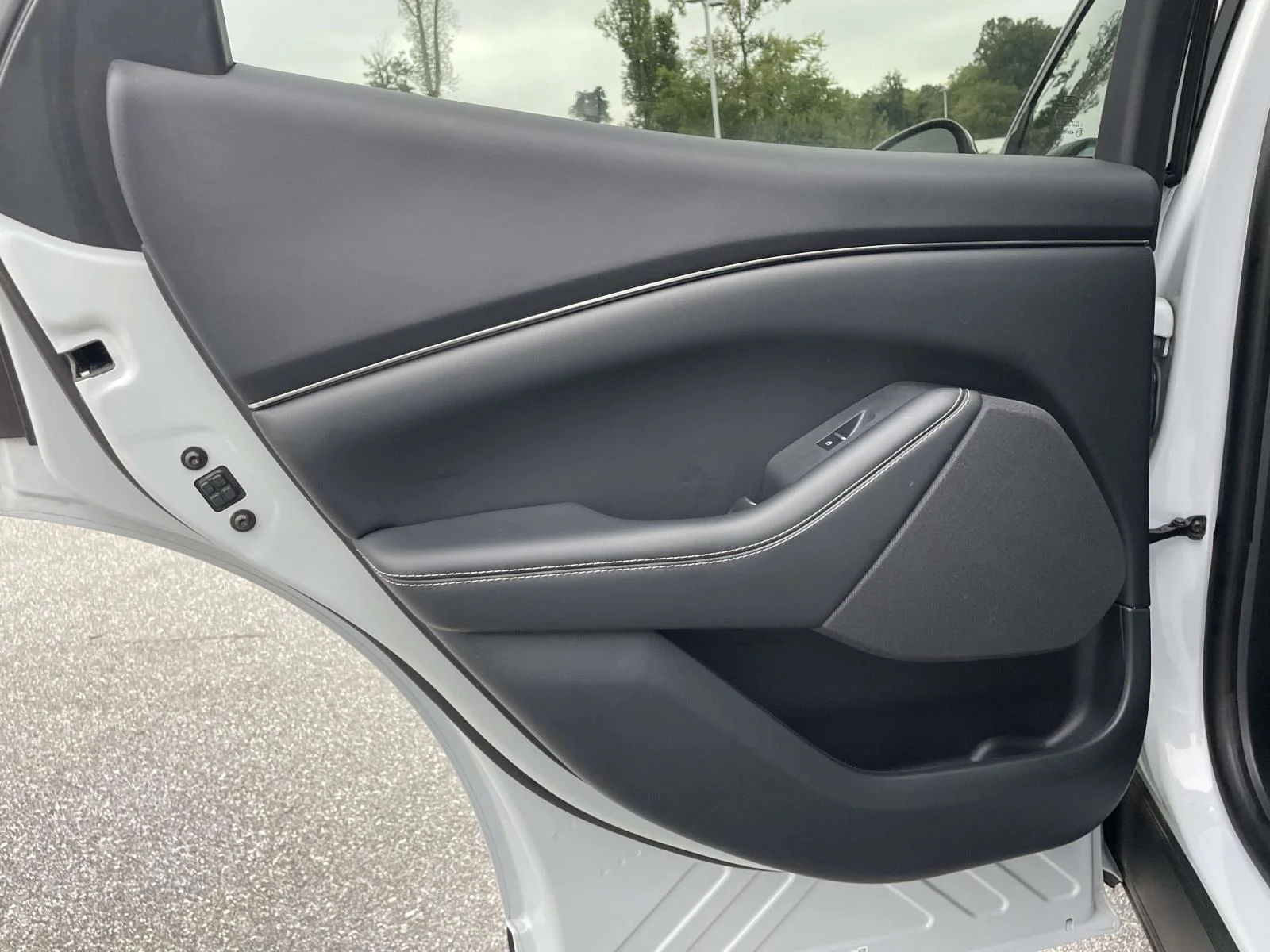 Used 2023 Space White Metallic Ford Select image 2