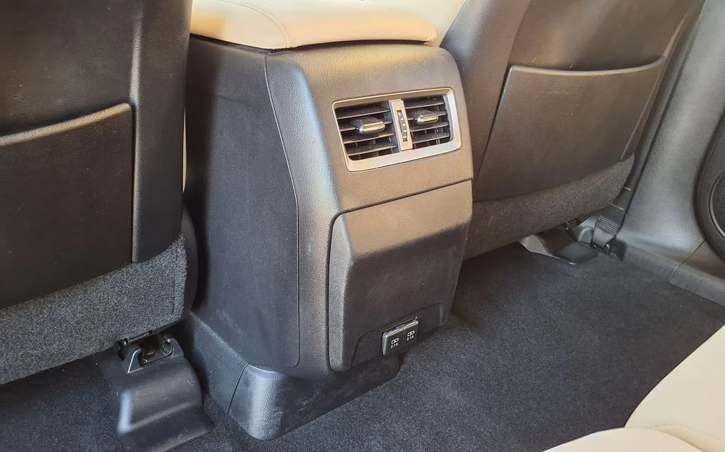 Used 2021 White Lexus 350 image 19