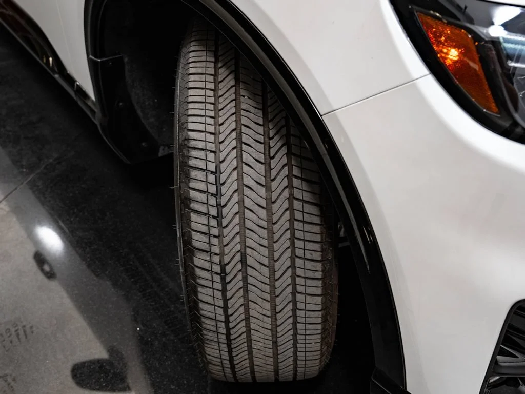 Used 2025 Snowfall Pearl Honda Touring image 50
