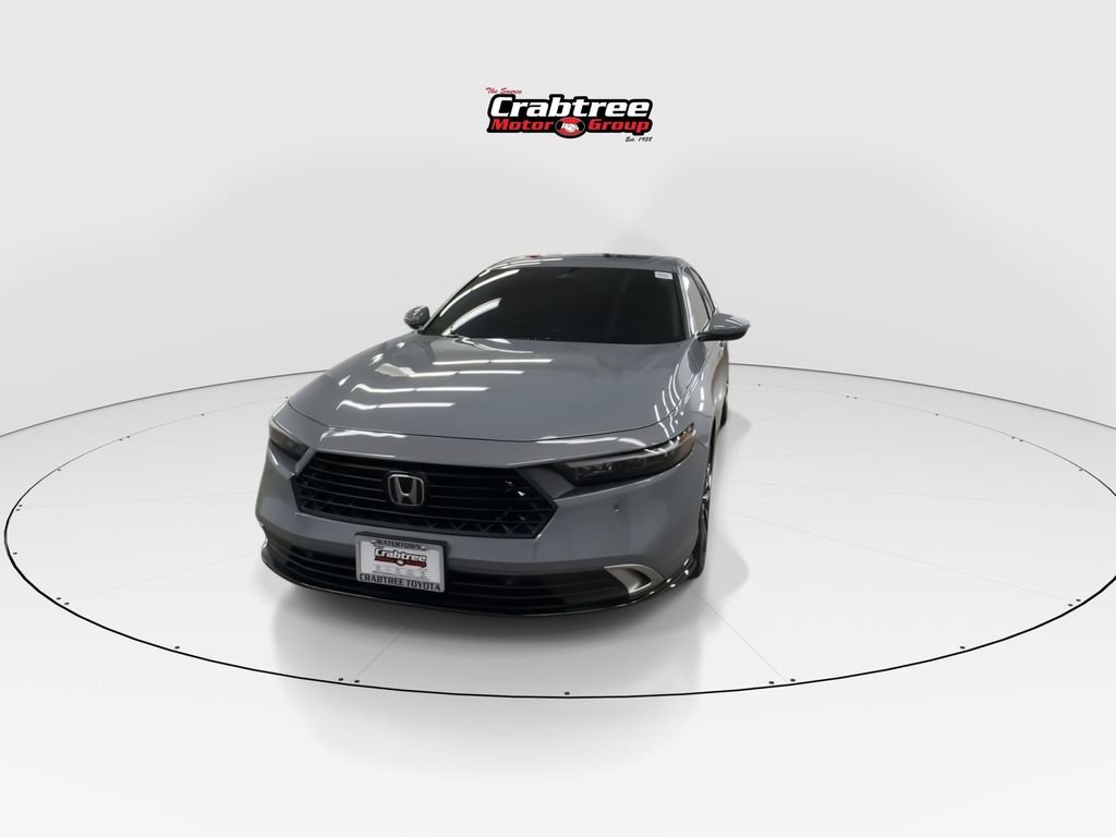 Used 2025  Honda Touring image 3