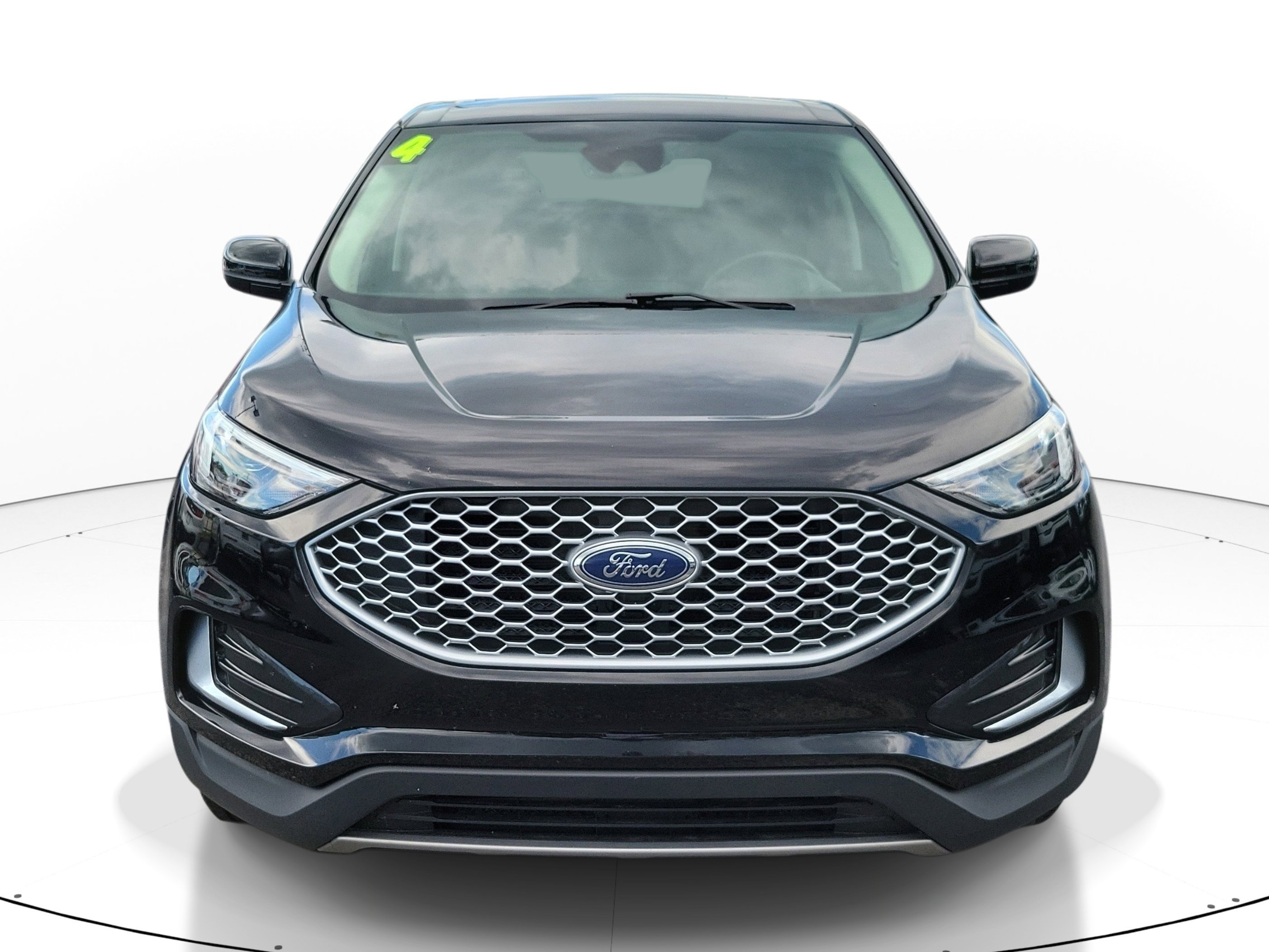 Used 2024 Agate Black Metallic Ford SEL image 2