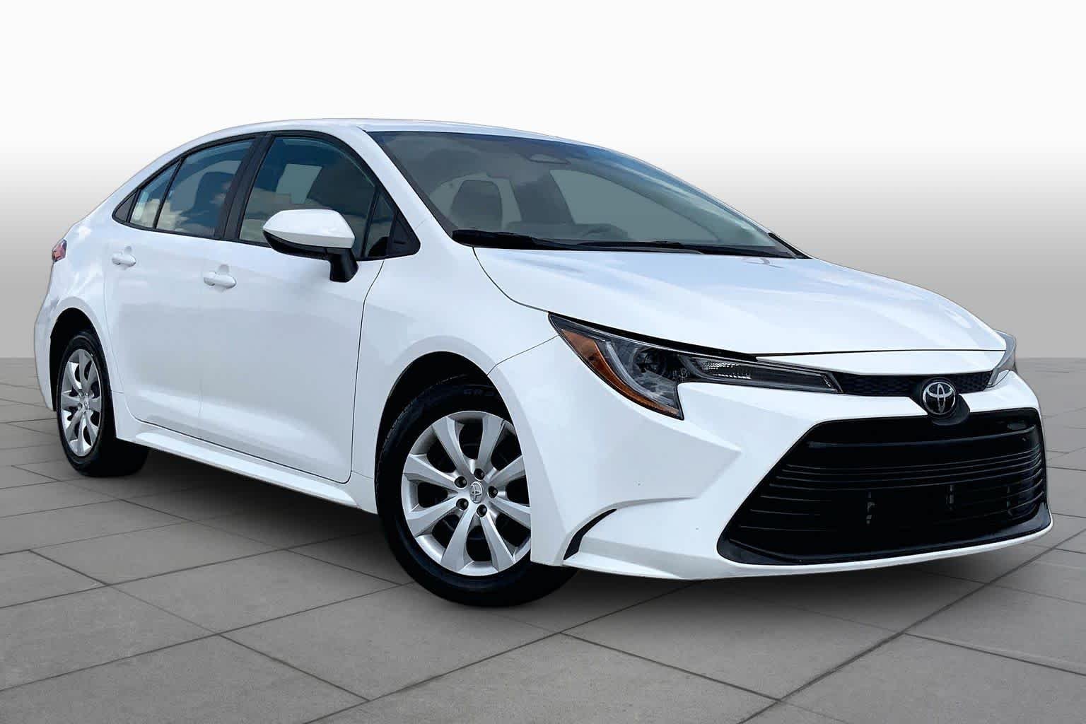 Used 2024 Ice Cap Toyota LE image 3