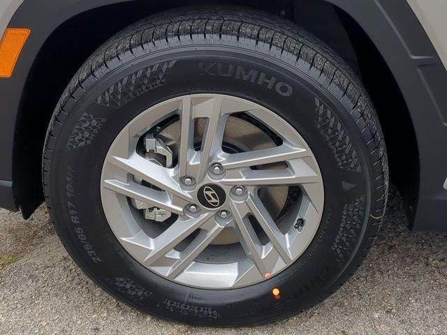 New 2025 Silver Hyundai SE FWD image 11