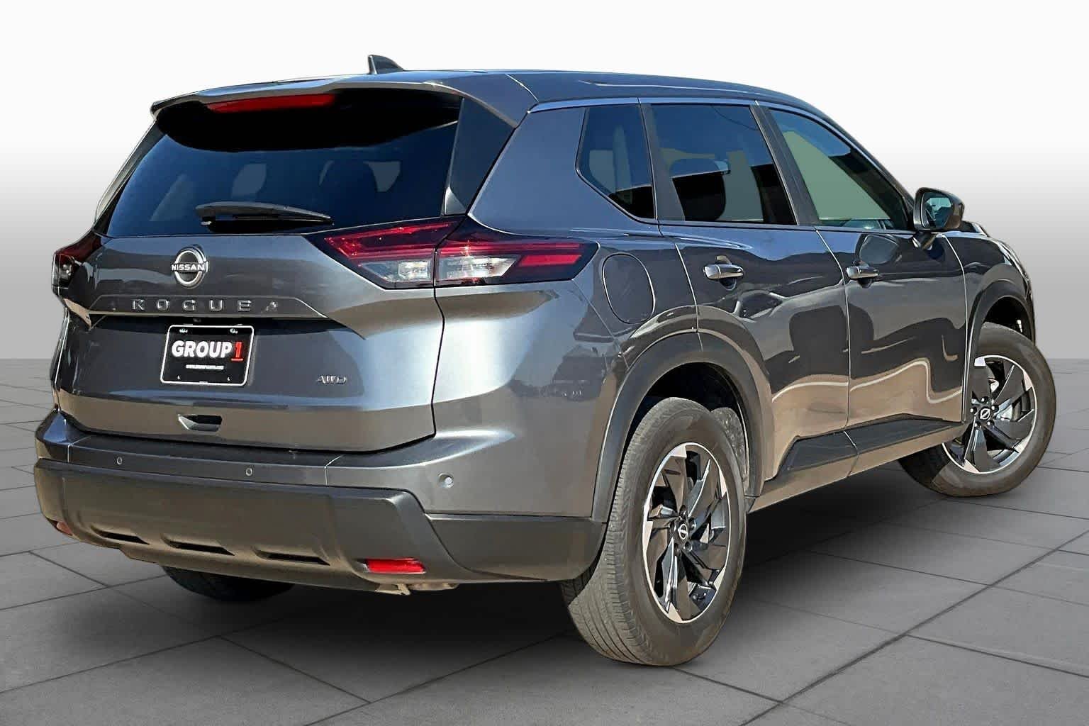Used 2025 Gun Metallic Nissan SV image 12