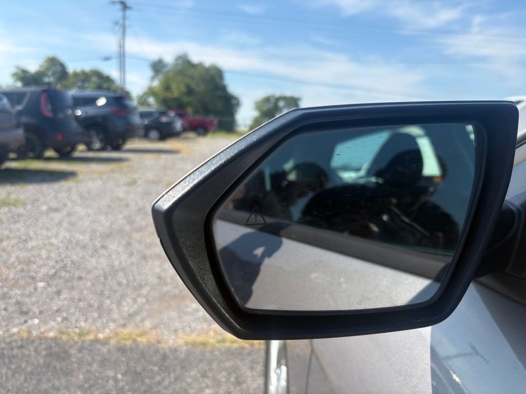Used 2023 Gray Hyundai SE image 10