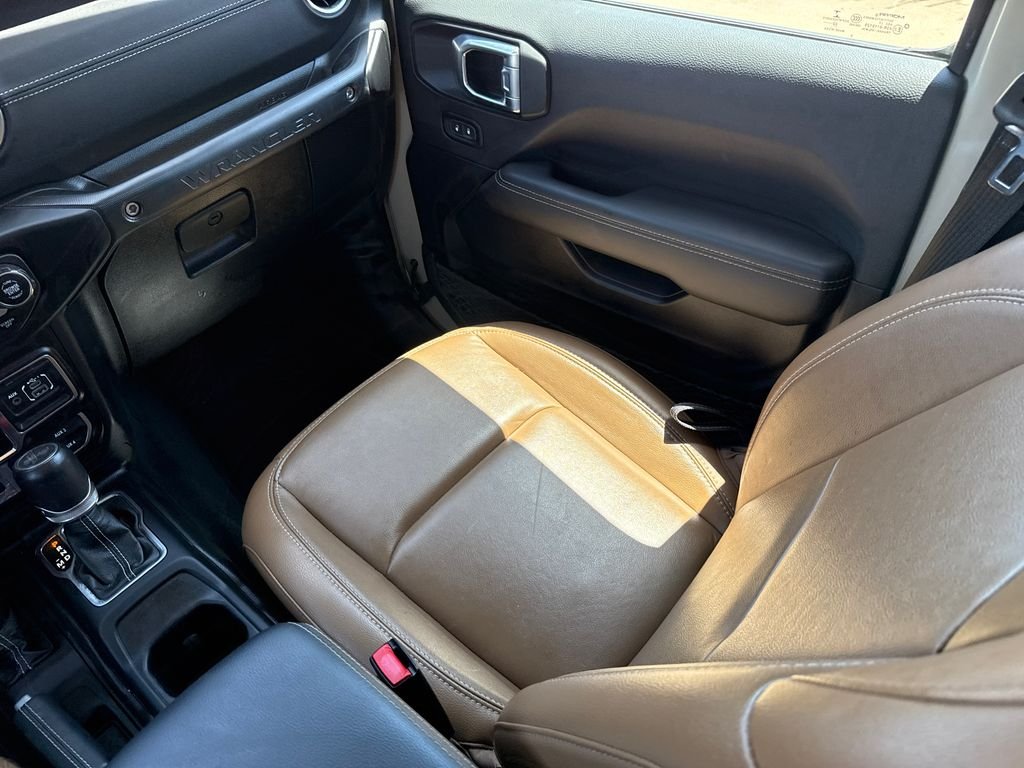 Used 2022 Beige Jeep Unlimited Rubicon 4xe image 14
