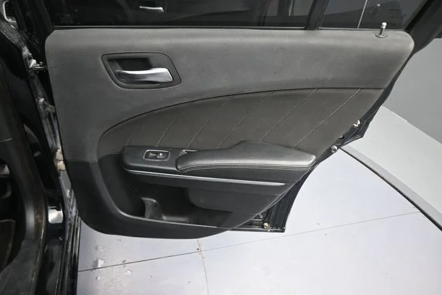 Used 2016 Black Dodge SXT image 22