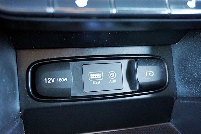 Used 2020 White Hyundai SEL image 27