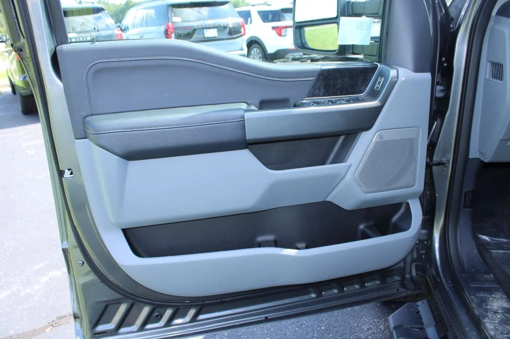 New 2026 Carbonized Gray Metallic Ford F-250® XLT image 39