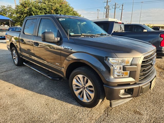 Used 2017  Ford XL image 1