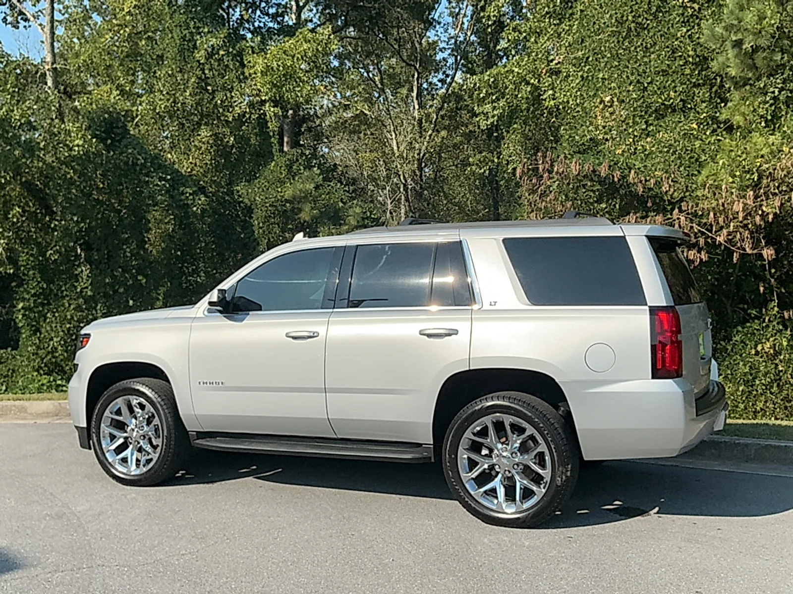 Used 2019 Silver Ice Metallic Chevrolet LT image 3