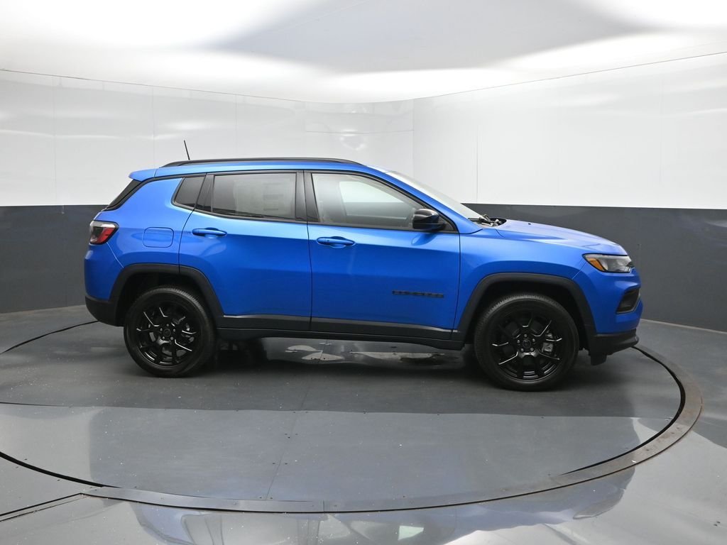 New 2026 Hydro Blue Pearlcoat Jeep Latitude image 15