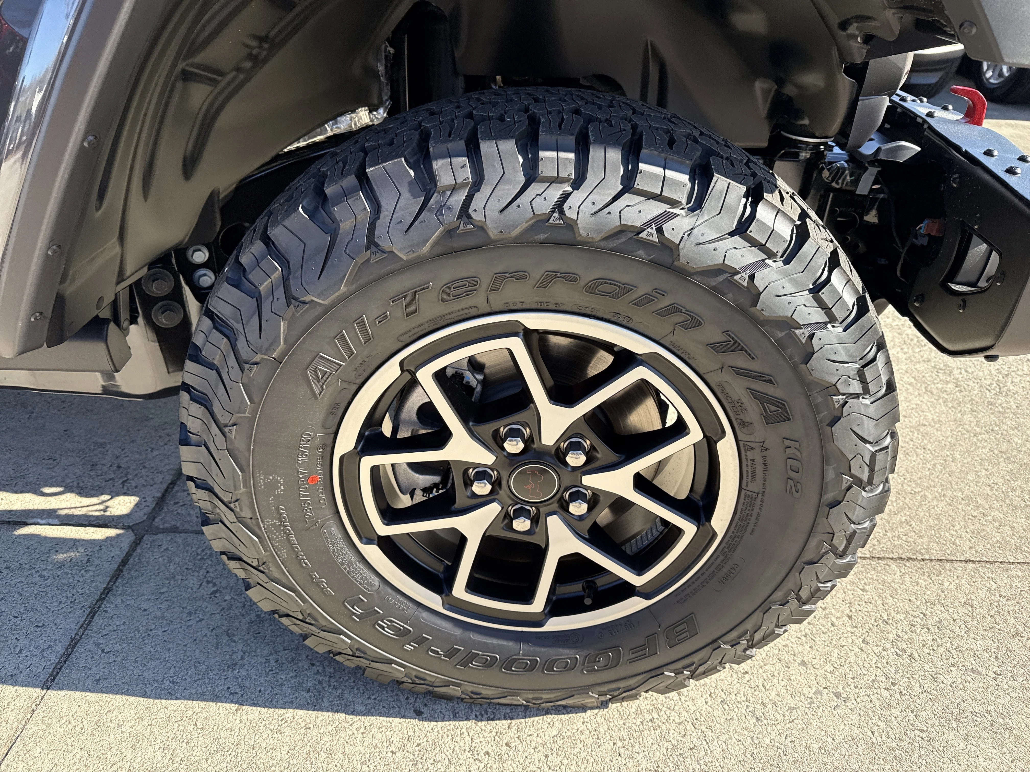 New 2026 Granite Crystal Metallic Clearcoat Jeep Rubicon image 15