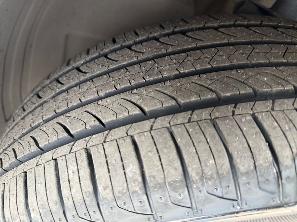 Certified Used 2024 Green Hyundai SEL image 22