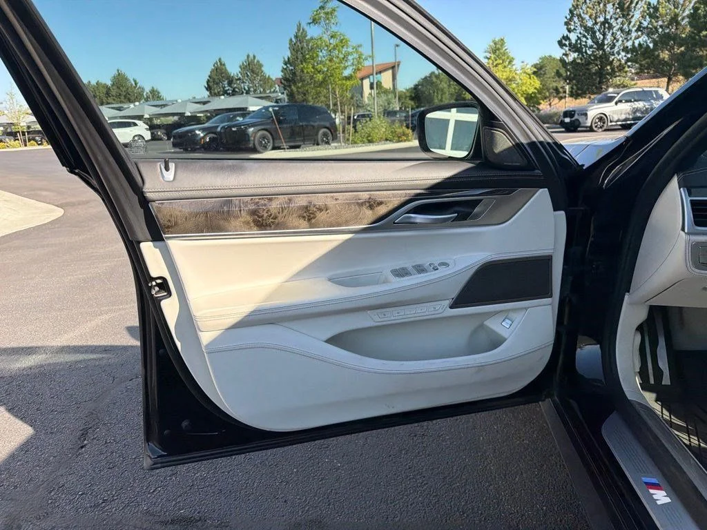 Used 2019 Carbon Black Metallic BMW 750i xDrive image 9